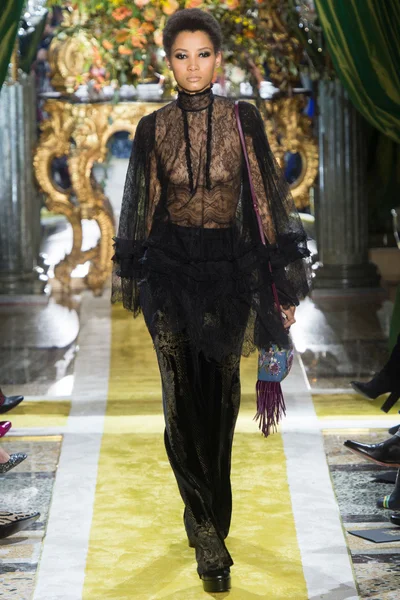 Look 48